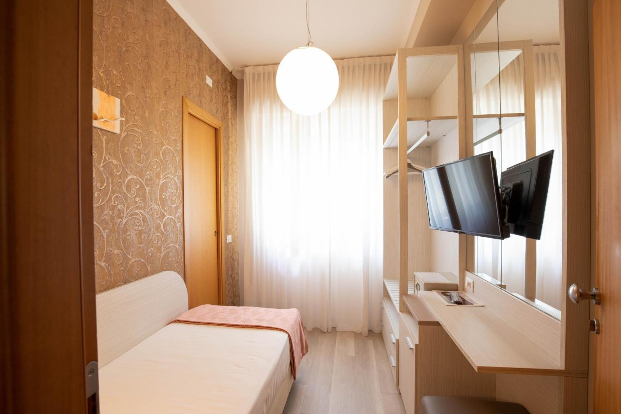 Hotel Ombretta Mare Rimini Eksteriør billede