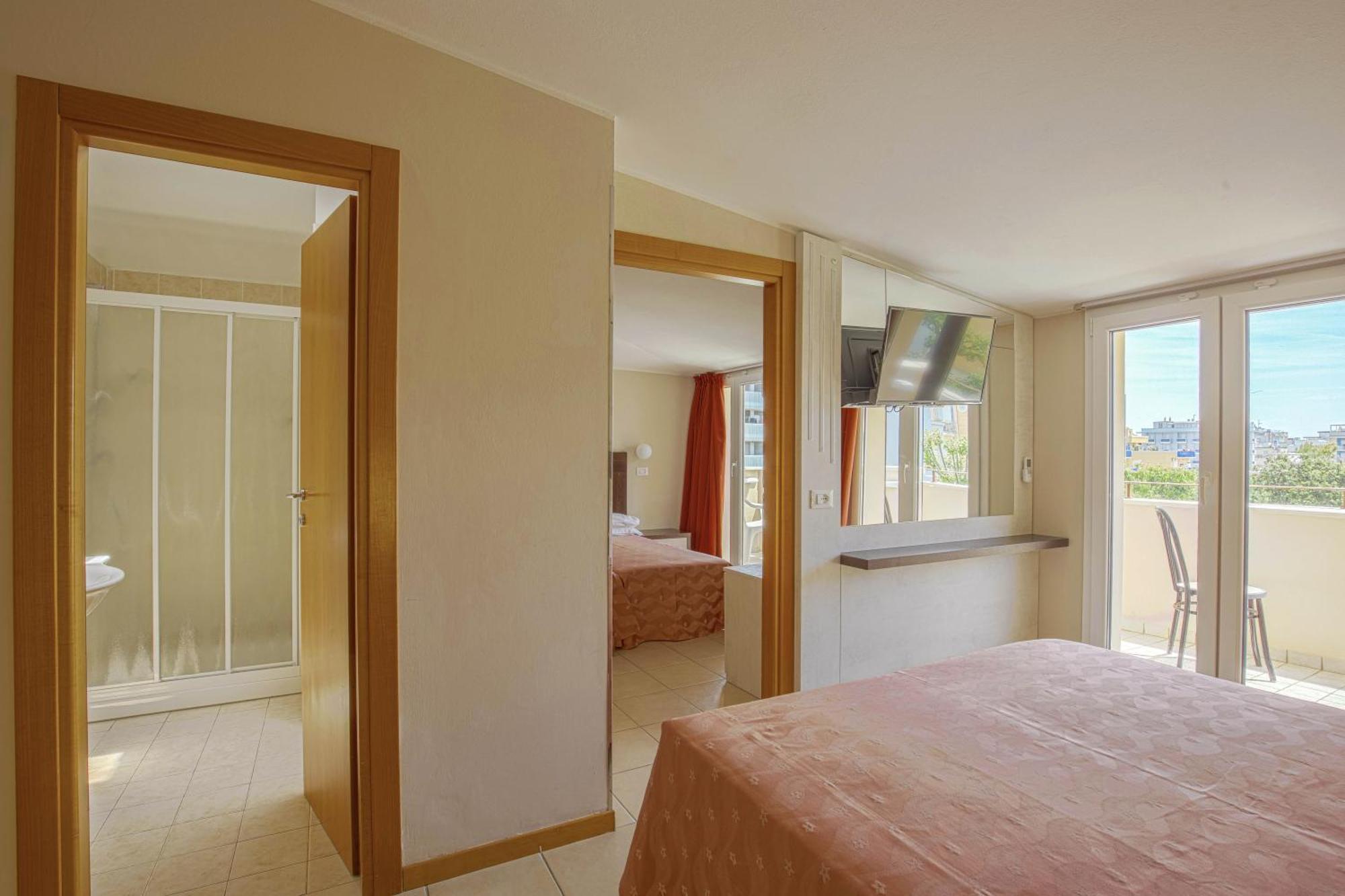 Hotel Ombretta Mare Rimini Eksteriør billede