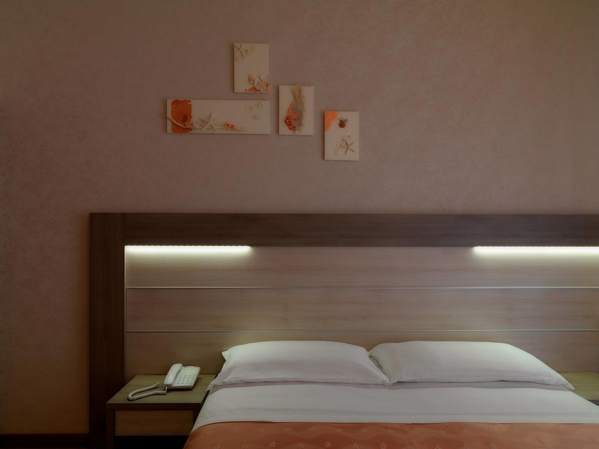 Hotel Ombretta Mare Rimini Eksteriør billede