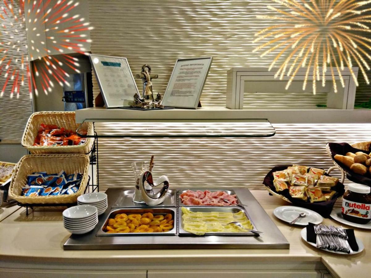 Hotel Ombretta Mare Rimini Eksteriør billede