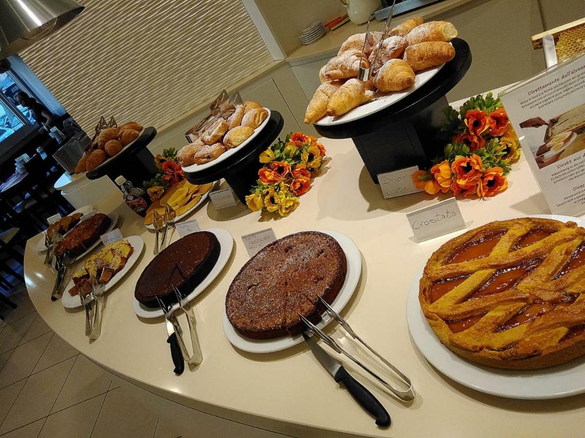 Hotel Ombretta Mare Rimini Eksteriør billede